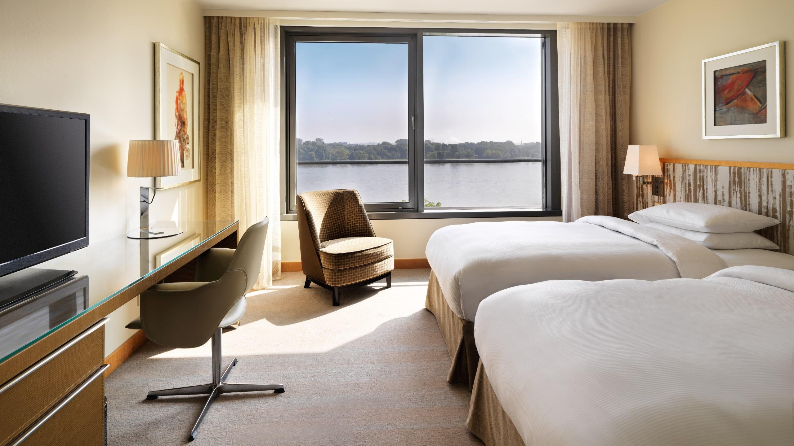 Hyatt Regency Mainz Hotell Exteriör bild A room at the hotel